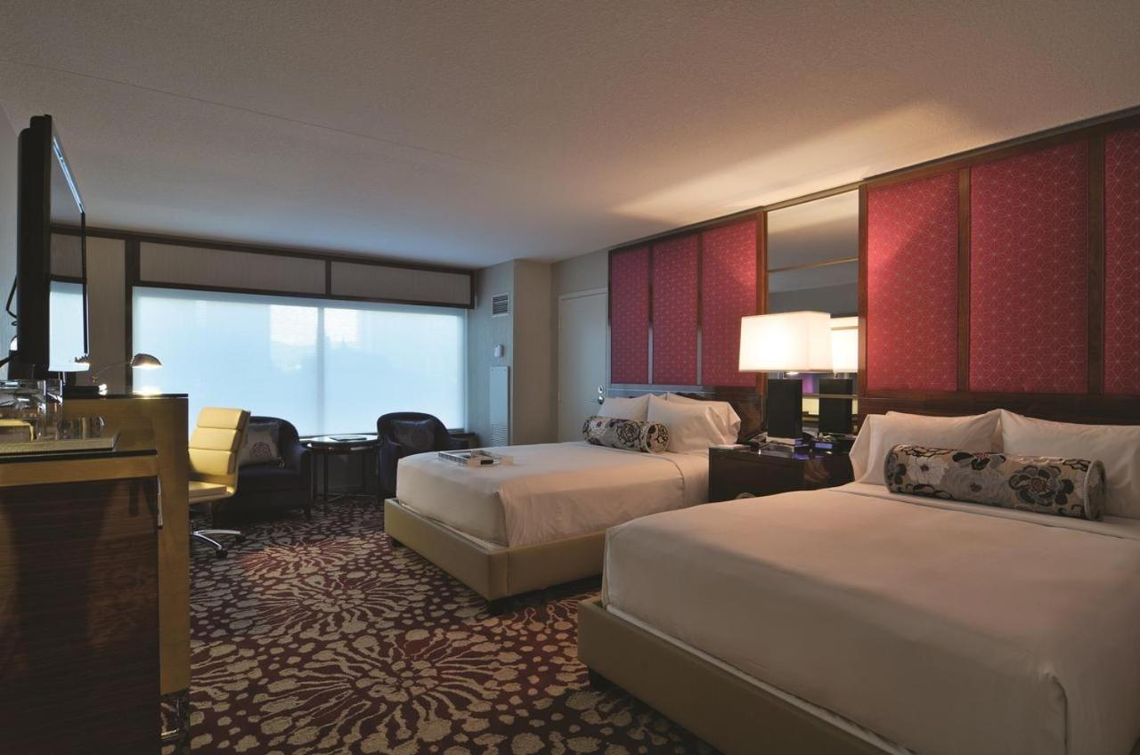 Executive King Suite + Grand Queen Room